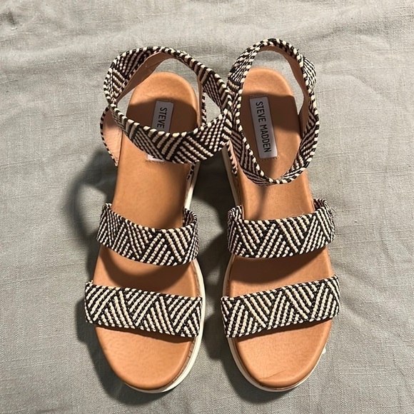 𝅺nwob Steve Madden Platforms - Picture 1 of 5